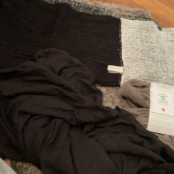 Winter scarf bundle - Picture 3 of 3